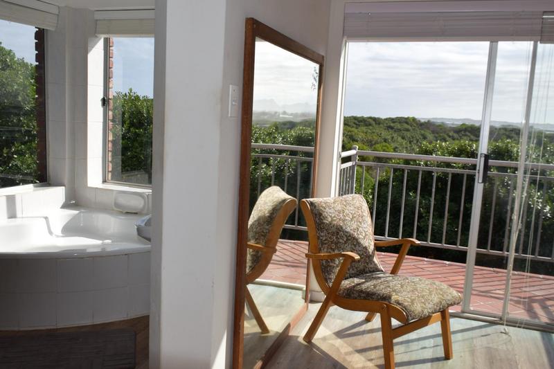 4 Bedroom Property for Sale in Sandbaai Western Cape